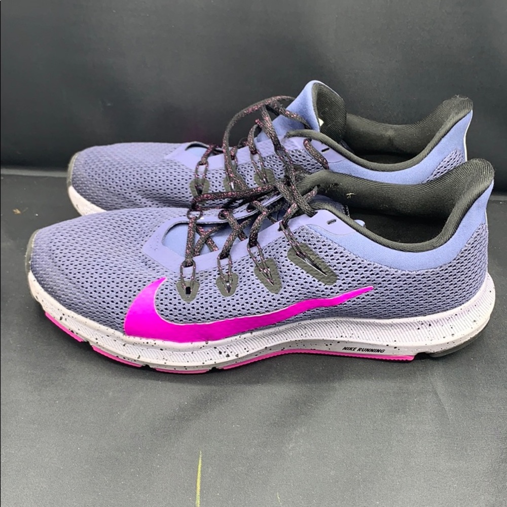 Nike quest 2e women’s purple running shoes 10